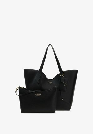 Borsa a mano Guess nera con manici a spalla, accompagnata da una pochette più piccola abbinata con cerniera, polsino e dettagli logo dorati.