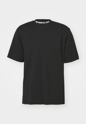 Svart T-skjorte laget av bomull, med korte ermer og rund hals. Kragen har et hvitt logo-trykk. Enkel og allsidig design.