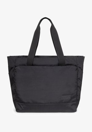Zwarte nylon draagtas met twee bovenhandgrepen, een rechthoekige vorm en een voorvak met een merkpatch. Glad van textuur, minimalistisch ontwerp.