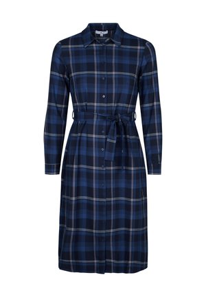 Marineblauwe geruite jurk met een kraag, knoopsluiting aan de voorkant, lange mouwen en een bijpassende riem. Zachte stof met een gladde textuur en een licht patroon.