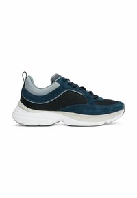 Sneakers con tomaia in suede blu navy, dettagli in mesh nero e suola in gomma bianca. Presentano un collare imbottito e dettagli grigi a contrasto.
