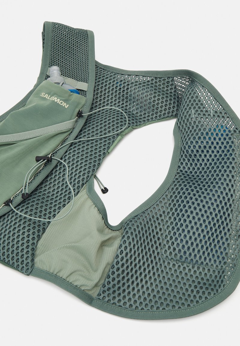 Salomon ACTIVE SKIN 4 SET UNISEX - Sac avec poche d'eau - laurel wreath/lily pad/aloe wash