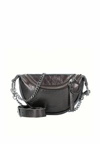 Borsa a tracolla in pelle nera con texture, dettagli in catena argentata, chiusura con zip e tracolla rimovibile. Forma arrotondata con dettaglio a portachiavi.