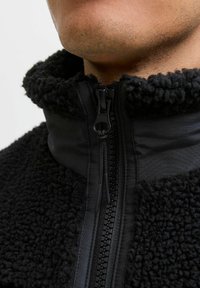 Jack & Jones JJESOHO TEDDY  NOOS - Fliisjakk - black
