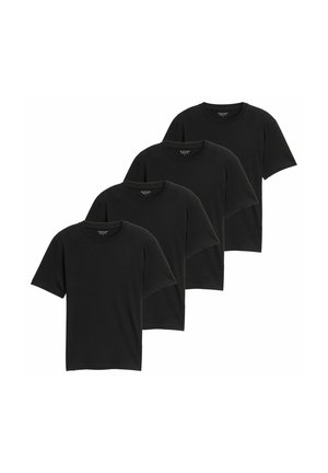Vier schlichte schwarze T-Shirts mit kurzen Ärmeln und Rundhalsausschnitt, die sich überlappend in einer diagonalen Linie auf einem weißen Hintergrund befinden.