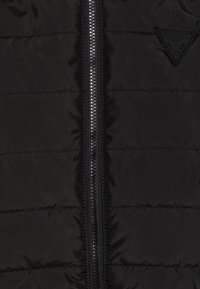 Guess Vinterjakker - black