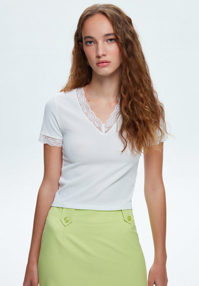 adL DETAILED SHORT SLEEVE  - Camicetta - white