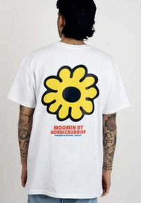 NordicBuddies MOOMIN MUUMIPEIKON KUKKA - Printtipaita - white