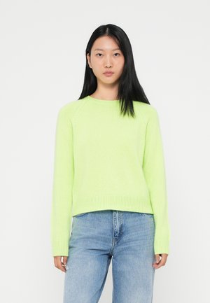 - Sweter