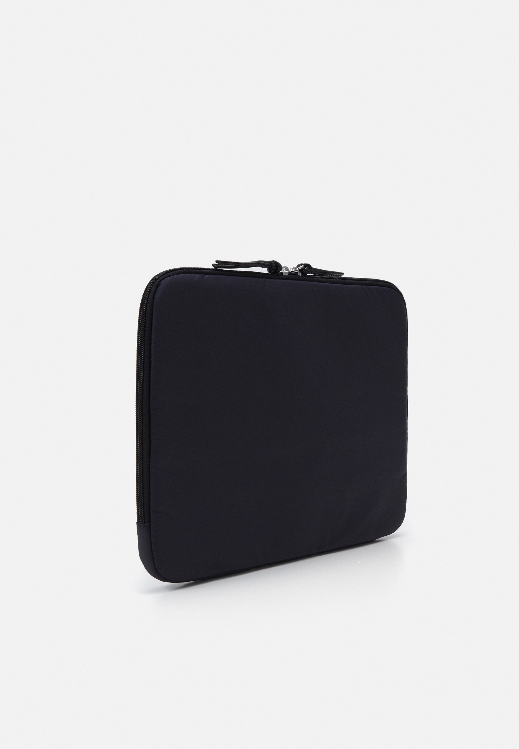 day computer sleeve 13