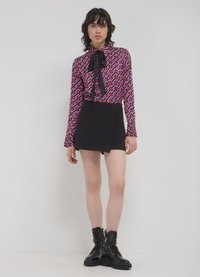 Calliope AVEC CRAVATE - Hemdbluse - une variante