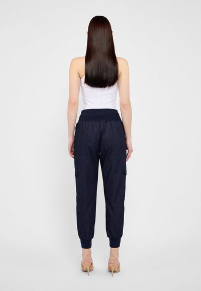 Cinq à Sept GILES PANT - Kargopüksid - raw indigo