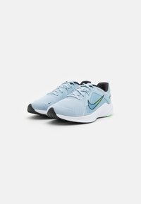 Nike Performance QUEST 5 - Road running shoes - light armory blue/black/green strike/star blue/white