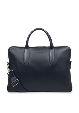Sac à ordinateur en cuir marine avec deux poignées supérieures, bandoulière détachable, finition texturée et logo discret à l'avant.