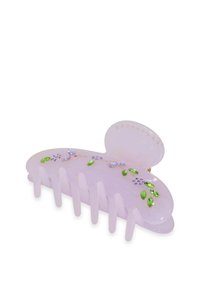 Lila plastic haarclaw met decoratieve edelstenen in groen, paars en rood, met een gebogen vorm en verschillende griptenen.