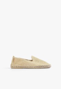 Beige espadrille slip-on sko med vævet tekstiloverdel, rund tå og flettet jutesål. Minimalistisk design uden synlig branding.