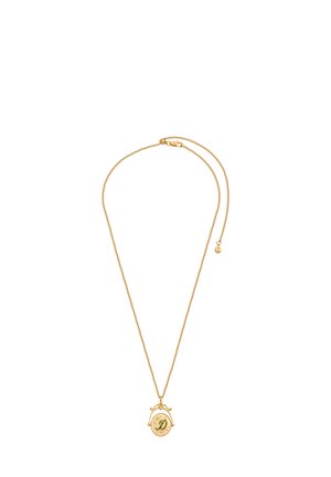 Zlatý náhrdelník s jemným reťazcom a okrúhlym príveskom so zeleným dizajnom písmena "D". Jednoduché uzavieranie na sponu.