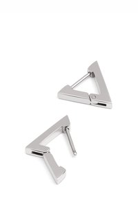 Orecchini a forma di triangolo in argento con una finitura lucida, dotati di una cerniera e di un piccolo perno per una chiusura sicura.