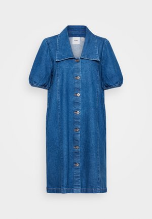 Blaues Jeanskleid mit weitem Kragen, puffigen kurzen Ärmeln und zentralem Knopfverschluss.
