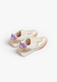 Sneakers made of cream leather with pink and lavender accents. Features a round toe, textured sole, and a logo detail on the side.