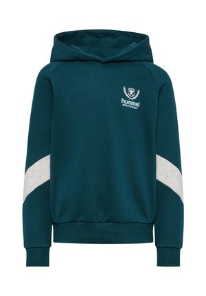 Mørk teal hættetrøje med logo foran, der har lysegrå diagonale striber på ærmerne samt ribkant ved ærmer og kant.