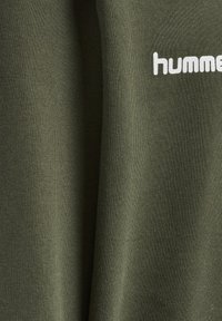 Hummel Jersey con capucha - olive