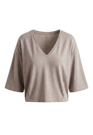 Maglietta taupe corta con scollatura a V, maniche larghe fino al gomito e vestibilità comoda, mostrata su sfondo bianco.