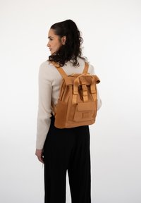 Johnny Urban JULES UNISEX - Hátizsák - caramel