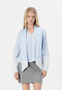 Object OBJALI  - Blouse - brunnera blue/white