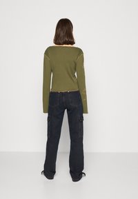 Jaded London Pitkähihainen paita - khaki