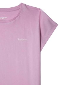 Růžové tričko s kulatým výstřihem a krátkými rukávy. Na přední straně je bílé logo "Pepe Jeans London".