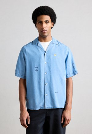 BASQUIAT RELAXED FIT SHORT SLEEVED SHIRT - Πουκάμισο - washed indigo