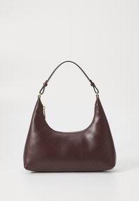 Geantă din piele burgundy cu o formă structurată, mânere curbe și fermoar aurit. Prezintă un model subtil de diamante pe întreaga suprafață.