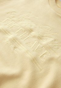 Non sélectionné, yellow