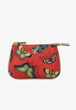 Rode met rits afgesloten pouch met een vlinderprint in verschillende kleuren, gouden hardware-accenten en een gemêleerd stoffen oppervlak.