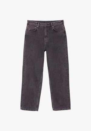 Grå denim jeans med en lige pasform, fem lommer og messingknaplukninger. Har en mellem vask med subtile falminger og syninger.