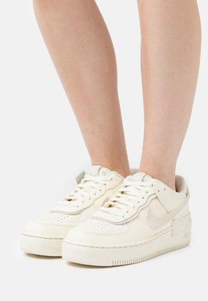 Nike Sportswear, Baskets basses - off-white