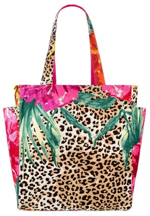 a3c95395024146a59c99df8c11fb0173.jpg?imwidth=300&filter=packshot