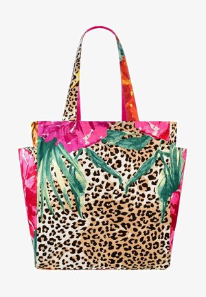 a3c95395024146a59c99df8c11fb0173.jpg?imwidth=300&filter=packshot