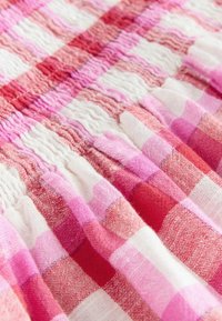 REGULAR FIT-SHIRRED PEPLUM BANDEAU BOOBTUBE - Blūze - red white gingham