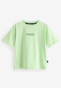 Svijetlozeleni pamučni majica s kratkim rukavima, okruglim izrezom i crnim otisnutim logom "BAKER BY TED BAKER" na prednjoj strani.