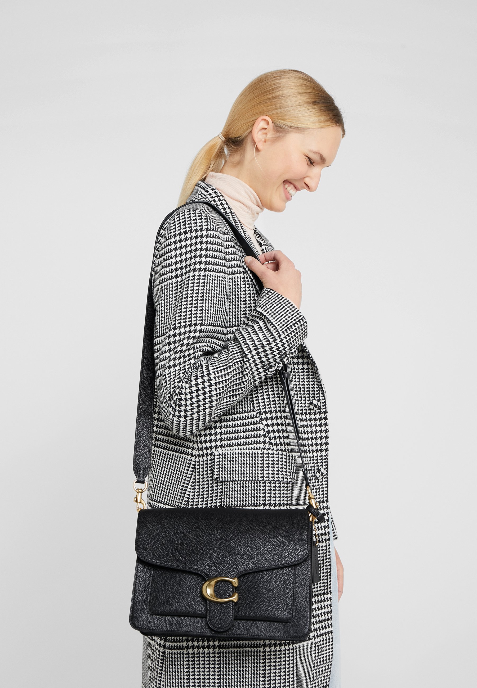 Coach Tabby Handbag Håndveske black Zalando.no Coach TABBY SHOULDERBAG Håndveske lakemulti Zalando.no