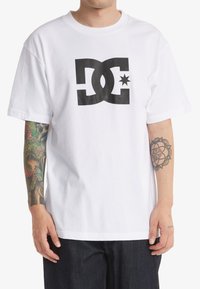 DC Shoes - STAR  - T-shirt print - white Miniatuurafbeelding 1