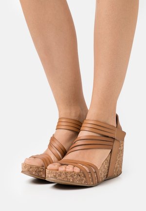 Blowfish Malibu Sandalias con plataforma - light pink