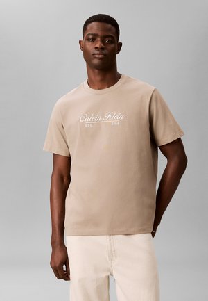 Calvin Klein Jeans, CALVIN KLEIN JEANS EMBROIDERED LOGO T-SHIRT - T-Shirt print - roasted cashew