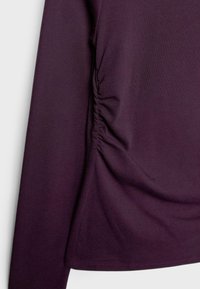 Unselected, purple