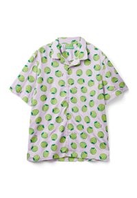 Koszula z krótkim rękawem z lawendowej tkaniny, ozdobiona wzorem zielonych ananasów z ciemnozielonymi akcentami. Przód zapinany na guziki.
