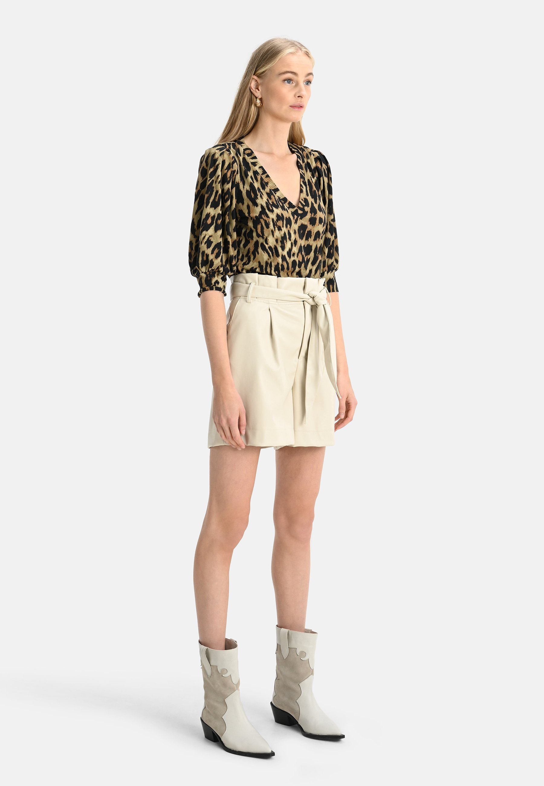 Shoeby SHORTS EKSEPT - Shorts - white/crème - Zalando.nl
