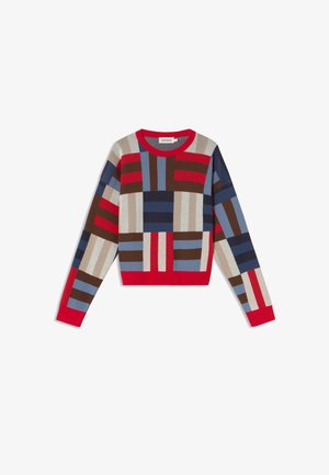 Pull à col rond à manches longues avec un motif géométrique en blocs rouge, bleu, marron et beige, et des poignets et un ourlet côtelés.
