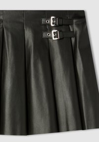 - Spódnica plisowana